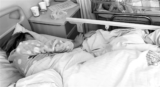 -8℃凌晨小巷孕婦突然生產 路人守護她到醫院 -8℃凌晨小巷孕婦突然生產 路人守護她到醫院