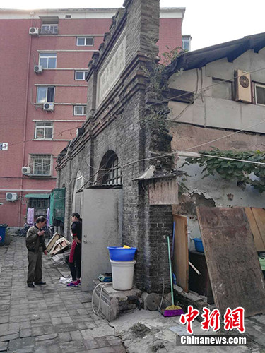 清華南門外、成府路路口西南小巷清華園鐵路職工宿舍內(nèi)的清華園火車站遺址。中新網(wǎng)記者 宋宇晟 攝