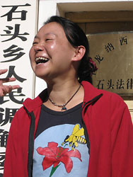 寸艷芳改變了當(dāng)?shù)鼐用竦挠^念,為此受到國(guó)際關(guān)注。 寸艷芳改變了當(dāng)?shù)鼐用竦挠^念,為此受到國(guó)際關(guān)注。