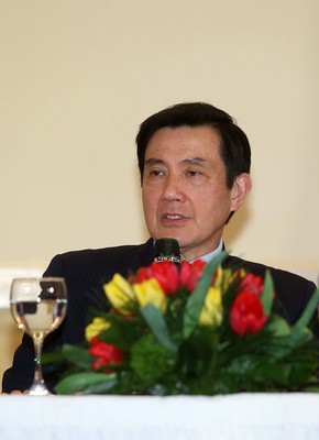 馬英九:不排除與大陸領(lǐng)導(dǎo)人會(huì)面但須創(chuàng)造條件