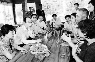 貼近基層民眾 感受真實(shí)臺(tái)灣 貼近基層民眾 感受真實(shí)臺(tái)灣