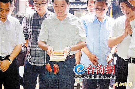 臺(tái)灣選舉候選人花招多 盤點(diǎn)你想也想不到的奇葩招數(shù) 臺(tái)灣選舉候選人花招多 盤點(diǎn)你想也想不到的奇葩招數(shù)