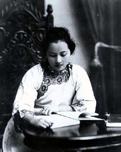 青年時代的宋慶齡。 青年時代的宋慶齡。