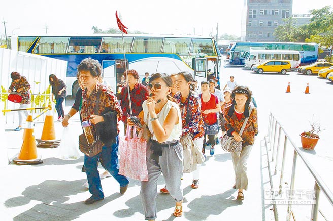 1月赴臺陸客較去年減11萬 臺導游轉行洗碗打零工