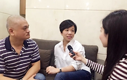 1　記者采訪兩岸夫妻黃志道與陳贇_副本.jpg