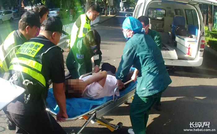 ߺŮʿؾ(du)Tf(xi)͵t(y)ԺM(jn)мr(sh)Ρ ͨӍT  D